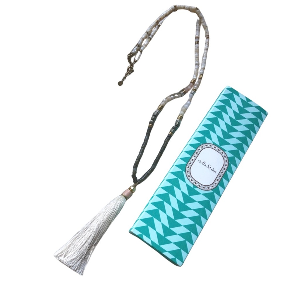 Stella and Dot Antonia Necklace